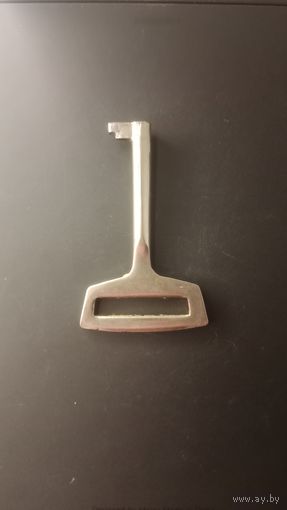 Ключ от старого шкафа или комода