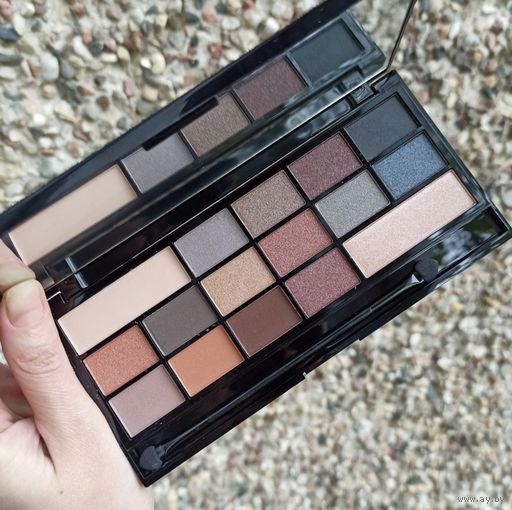 Палетка теней I Heart Makeup Naked Underneath