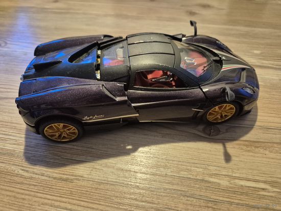 Модель Pagani 1:24 с дымом