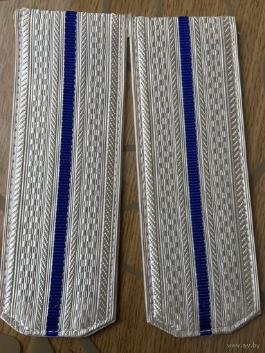 Советские погоны на рубашку офицера КГБ-фиолетовый кант. 1989 год. На одном из фото можно сравнить цвет канта этих погон и голубых ВВС.