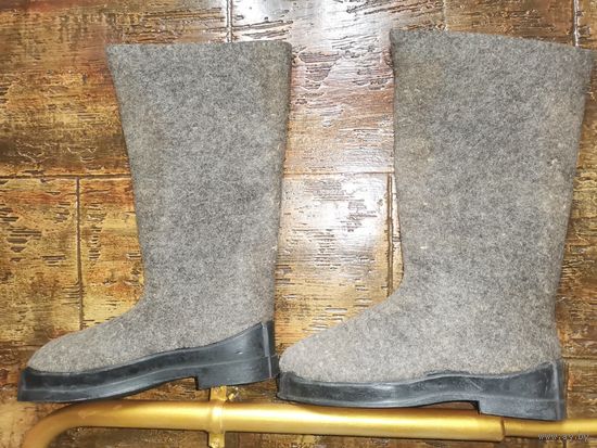 Сапоги войлочные валенки с прорезиненной подошвой