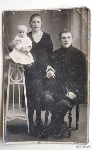 Фото семьи. 9х14 см.