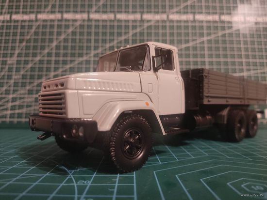Масштабная модель КраЗ-250 Бортовой Наш Автопром