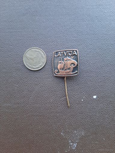 Значок тяжелый Латвия.