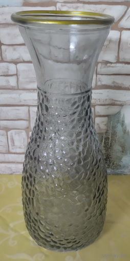 Стеклянная ваза с золотистой каймой эпохи СССР