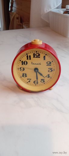 Часы, будильник Витязь ссср