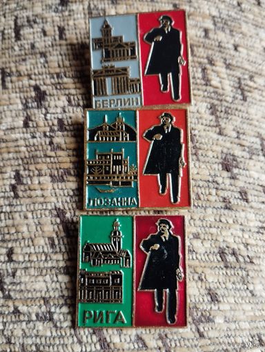 Значки. Ленин в ---