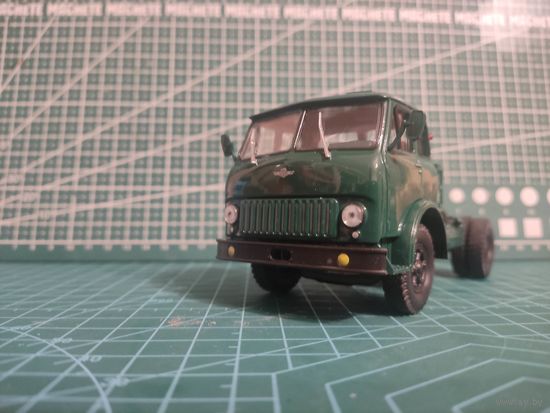 Масштабная модель МАЗ-504Б Седельный тягач Масштаб 1/43 Наш автопром