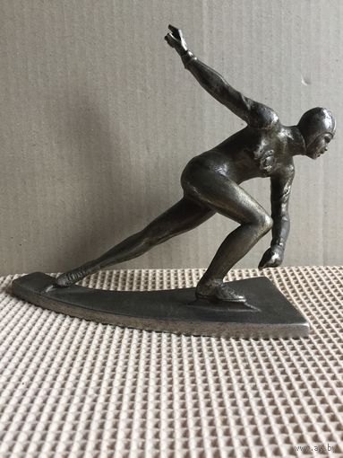 СТАТУЭТКА, БЮСТ, СКУЛЬПТУРА "КОНЬКОБЕЖКА". ЦЕНА СНИЖЕНА. СМ.ОПИСАНИЕ.