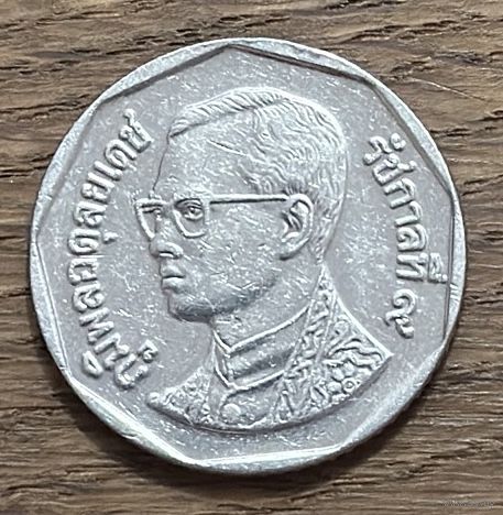 5 Батов Таиланд.
