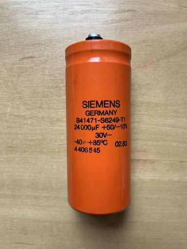 Конденсатор электролитический алюминиевый винтовой 24 000,0mF x 30,0V