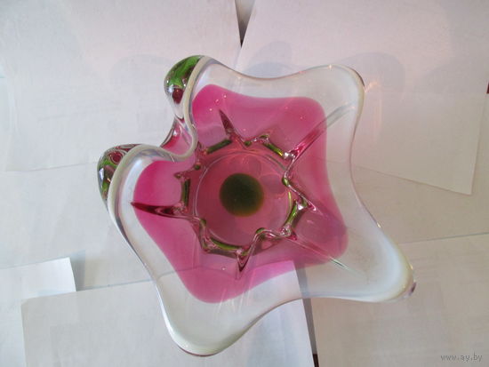 КОНФЕТНИЦА БОГЕМИЯ,ЧЕХОСЛОВАКИЯ, ЦВЕТНОЕ СТЕКЛО.