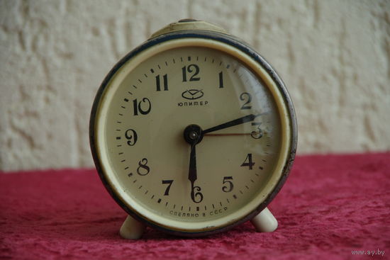 Часы - будильник  " Юпитер "  рабочие