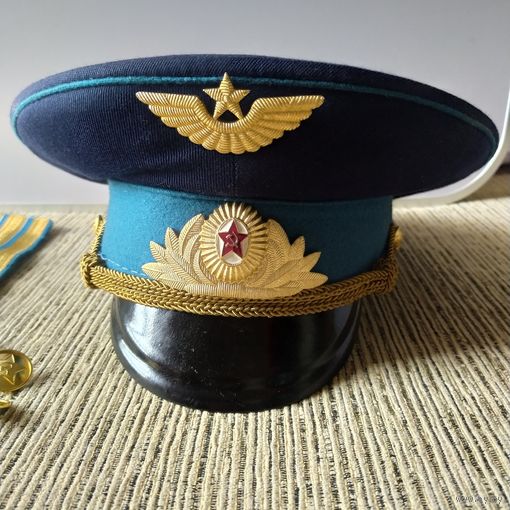Фуражка , петлицы , погоны. Цена за всё.