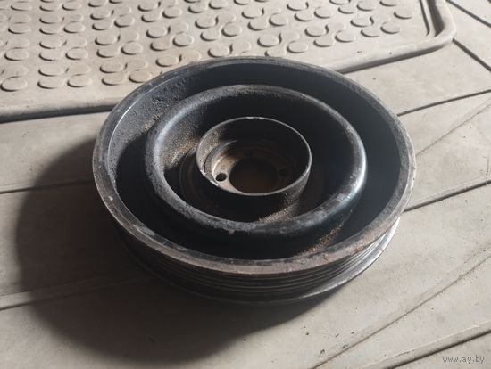 Шкив помпы Mercedes E W124