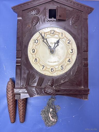 Настенные часы с кукушкой маяк