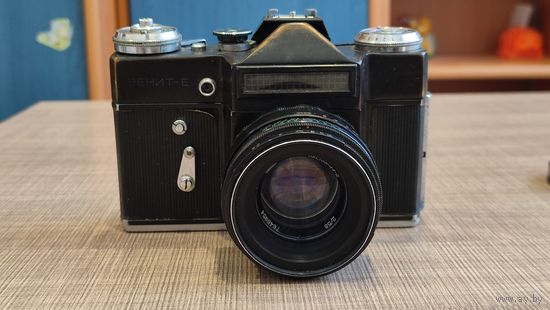 Фотоаппарат Зенит-Е объектив Helios 44-2
