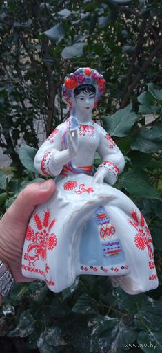 КОЛЛЕКЦИОННАЯ ФАРФОРОВАЯ СТАТУЭТКА ВЫШИВАЛЬЩИЦА ЗКХ ПОЛОННЕ ОРИГИНАЛ  .  Распродажа Коллекции !!! . Экспресс  Аукцион с рубля без МПЦ   .Много лотов в продаже .