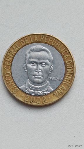 Доминикана.5 песо 2002 года.