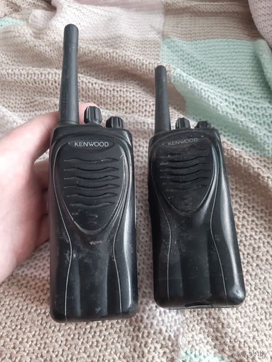 Две рации.    цена за две