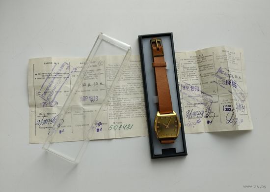 Часы Луч. 1809. Au10. Коробка + документы. На ходу.