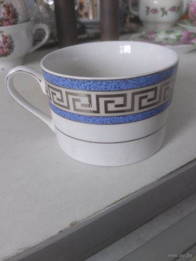 Чашки 4 штуки.