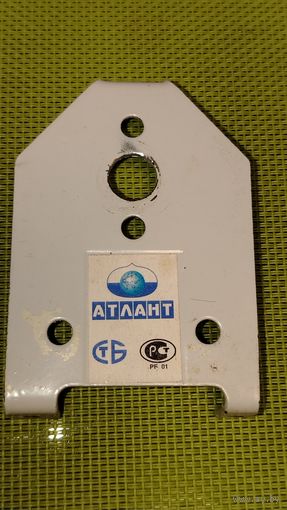 Планка для накладного дверного замка.