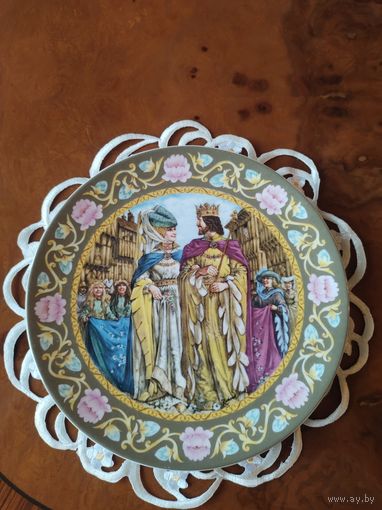 Настенная тарелка Wedgwood легенда о короле Артуре "Свадьба Артура и Гвиневры"