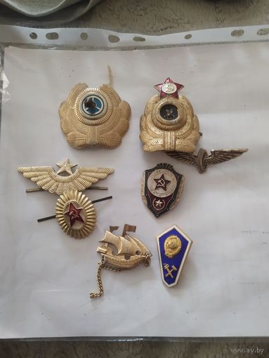 Значки одним лотом порядка20 штук