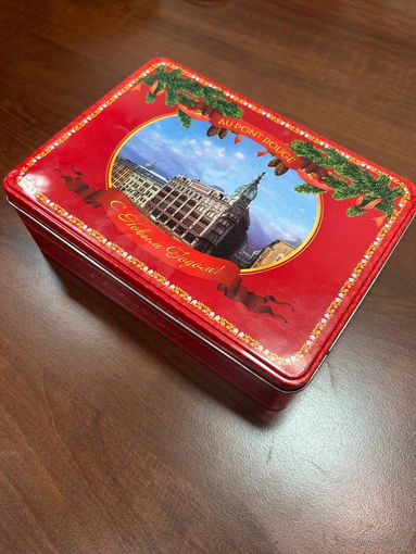 Жестяная упаковка подарка