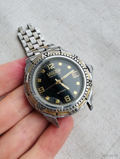 Шикарный рабочий восток часы