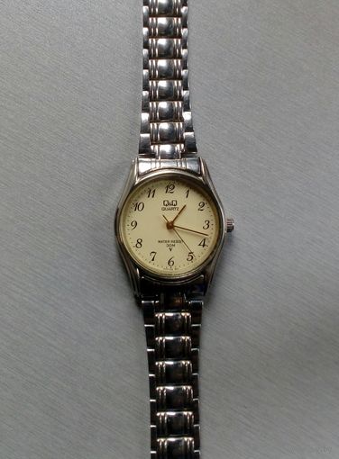 Часы женские "QsQ" Япония (кварц) Water RESIST 30м