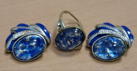 Советский гарнитур. Серьги, кольцо. Красивые камни.