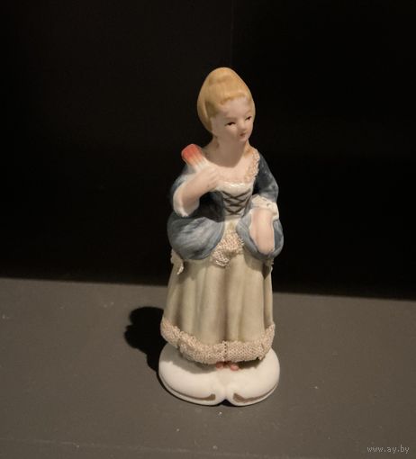 Статуэтка Дама с веером  С 1 рубля Англия