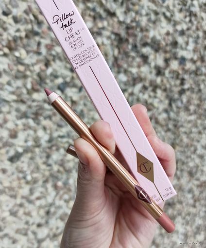Карандаш для губ Charlotte Tilbury в оттенке Pillow Talk