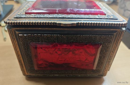 Шкатулка винтажная, тяжелая. Металл, пластик. 15x10 см