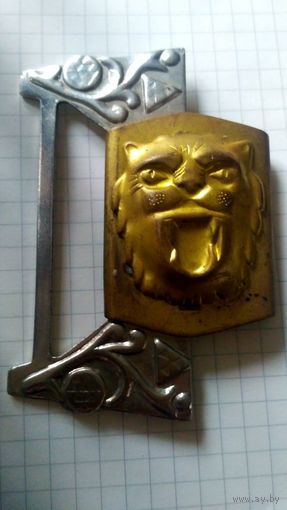 Пряжка. Часть пряжки. Накладка лев из латуни.