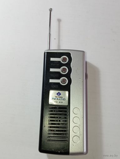 Приемник FM RADIO  , рабочий . С рубля