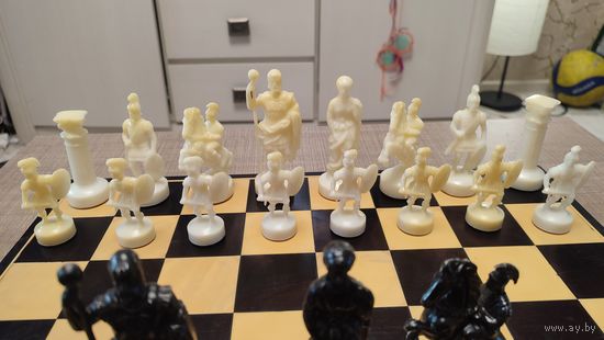 Шахматы Римляне СССР колкий пластик, 200 лотов с 1 рубля,5 дней!