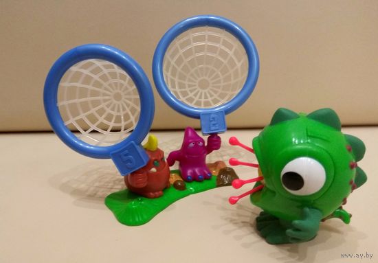 Космическая игра со спутником. Макси киндер,2004г