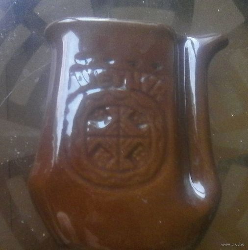 Глиняная кружка плоская