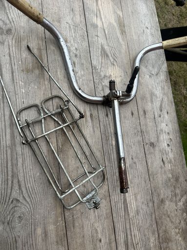 Руль на оригинальном замке на складные подростковые велосипеды и не только в комплекте с отличным багажником! Цена за лот!