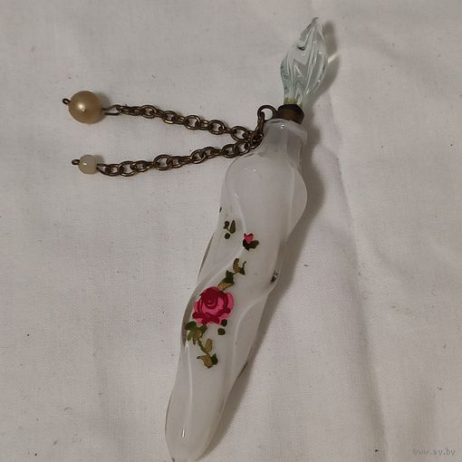 Флакончик для духов.