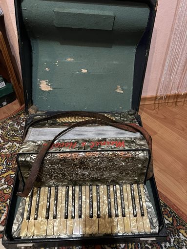 Старинный трофейный немецкий аккордеон "Meinel & Harold" 3/4.  Раритет.