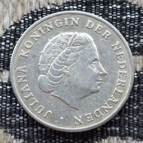 Антильские острова 1 гульден 1964 года. Серебро! Нидерландские Антилы Королева Юлиана. Сторгуй за свою цену, предложи обмен!