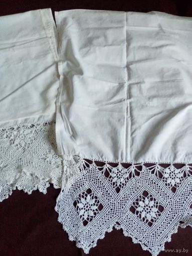 Подзор на кровать 190 см и две накидки на подушки с кружевом 20 см