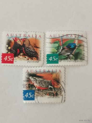 Три марки из серии "Птицы пустыни" - Разноцветный расписной малюр(Malurus lamberti), Расписной астрильд (Emblema pictum) и Красногрудая чекановая трясогузка (Epthianura tricolor)