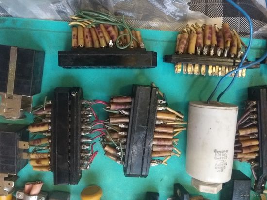 Сборный лот 600,разъемы,кнопки,переключатели итд.