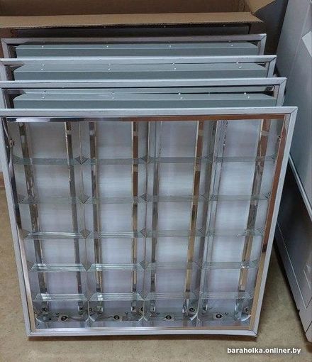 Светильник потолочный лампа ЛВО на 4 лампы по 18 ватт Амстронг