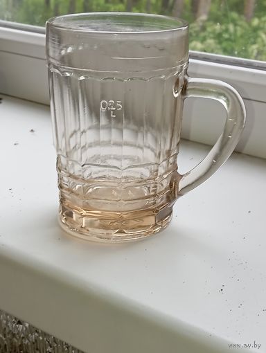 Пивная кружка ( бакал )  " Гранчак балтийской " 0,25 L . Ливанской стекольный завод ЛССР 1973 года . Клеймо ( LSF 29 к ) . Редкий !